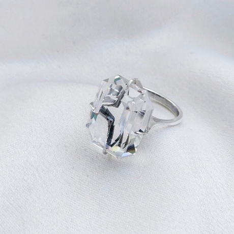 "Бригитта" кольцо в серебряном покрытии из коллекции "Дефиле" от Jenavi