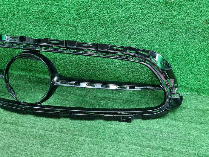 Решетка радиатора Mercedes E C238 (2020-2023)