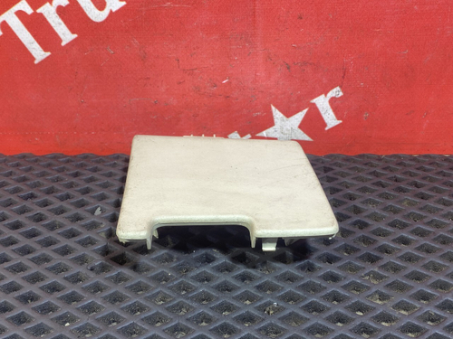 Заглушка салонная правая