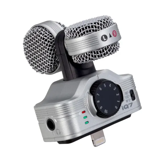 Zoom iQ7