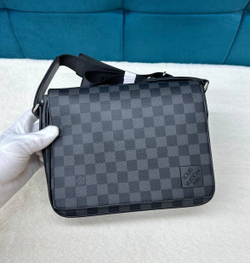 Сумка через плечо Louis Vuitton District PM