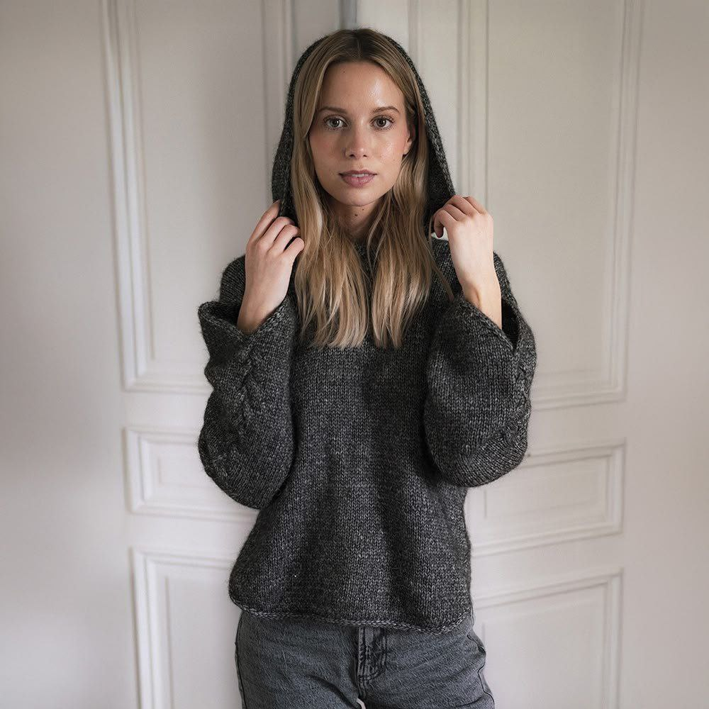 Описание по вязанию худи спицами "Svarta"