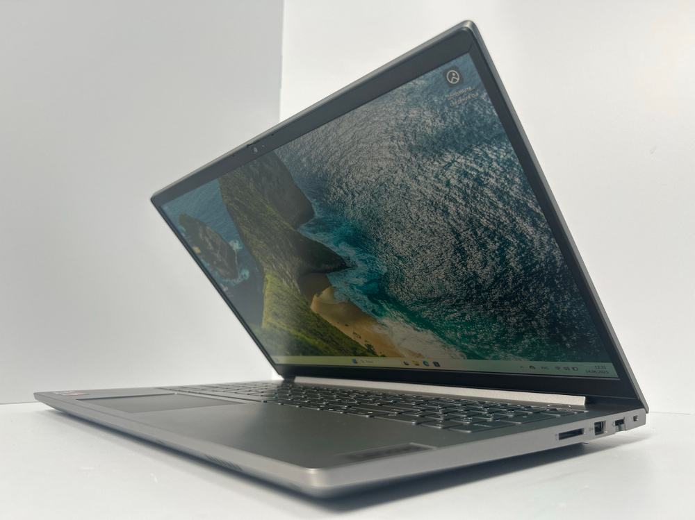 Ноутбук Lenovo Thinkbook 15 G3 ACL(21A4A008RU) 15.6"/AMD Ryzen 7 5700U/RAM 24GB/SSD 1024GB/ AMD Radeon Graphics/1920*1080/IPS/Windows 11/Подсветка кл-ры: LED/Серый. Состояние: Уценка/царапина на матрице/ трещина на рамке матрици