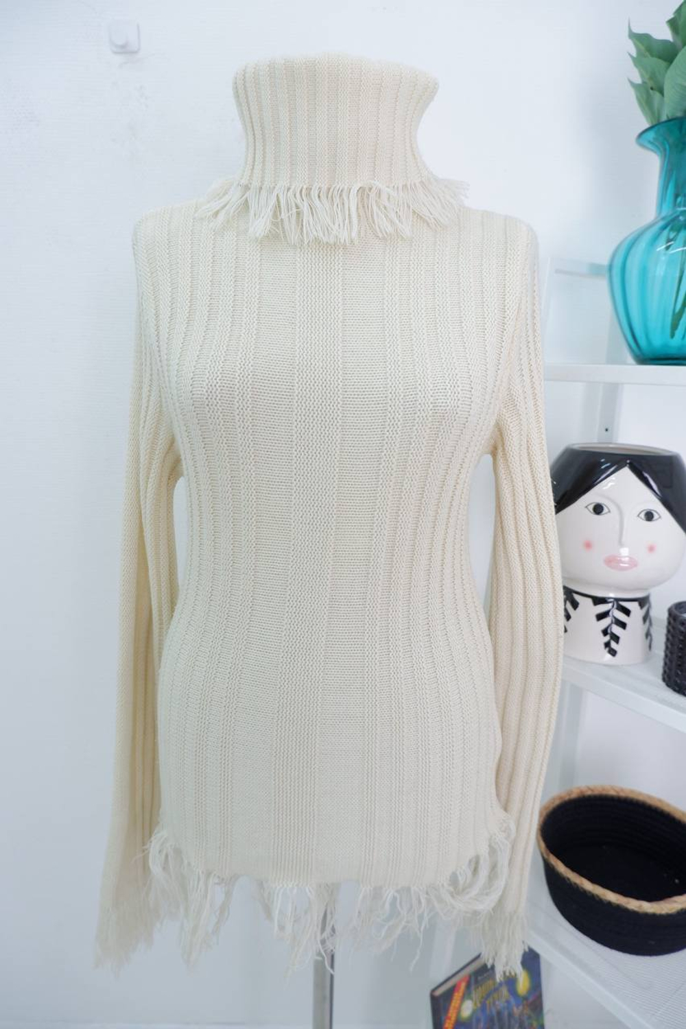 Джемпер светлый 40/42 размер