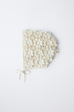 ZARA ЧЕПЧИК ИЗ КРУЖЕВА КРОШЕ, ЭКРЮ