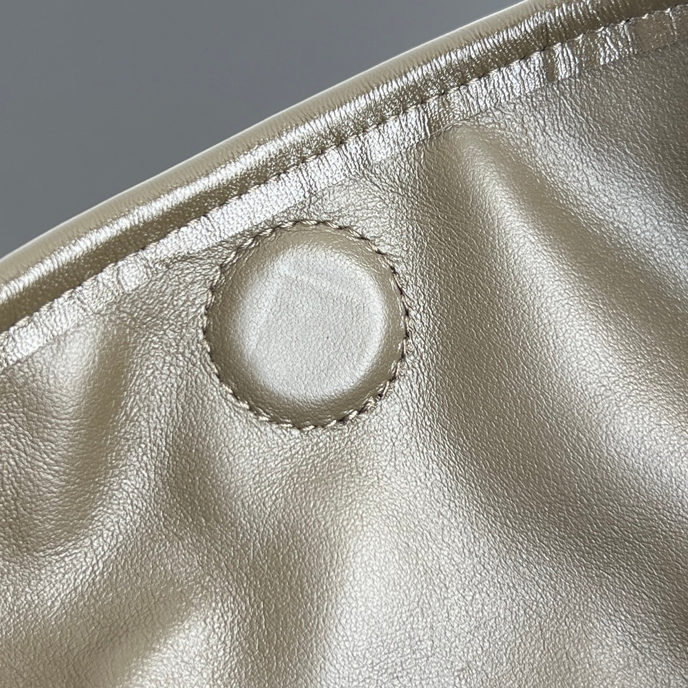Bottega Veneta Large Hop 54 cm