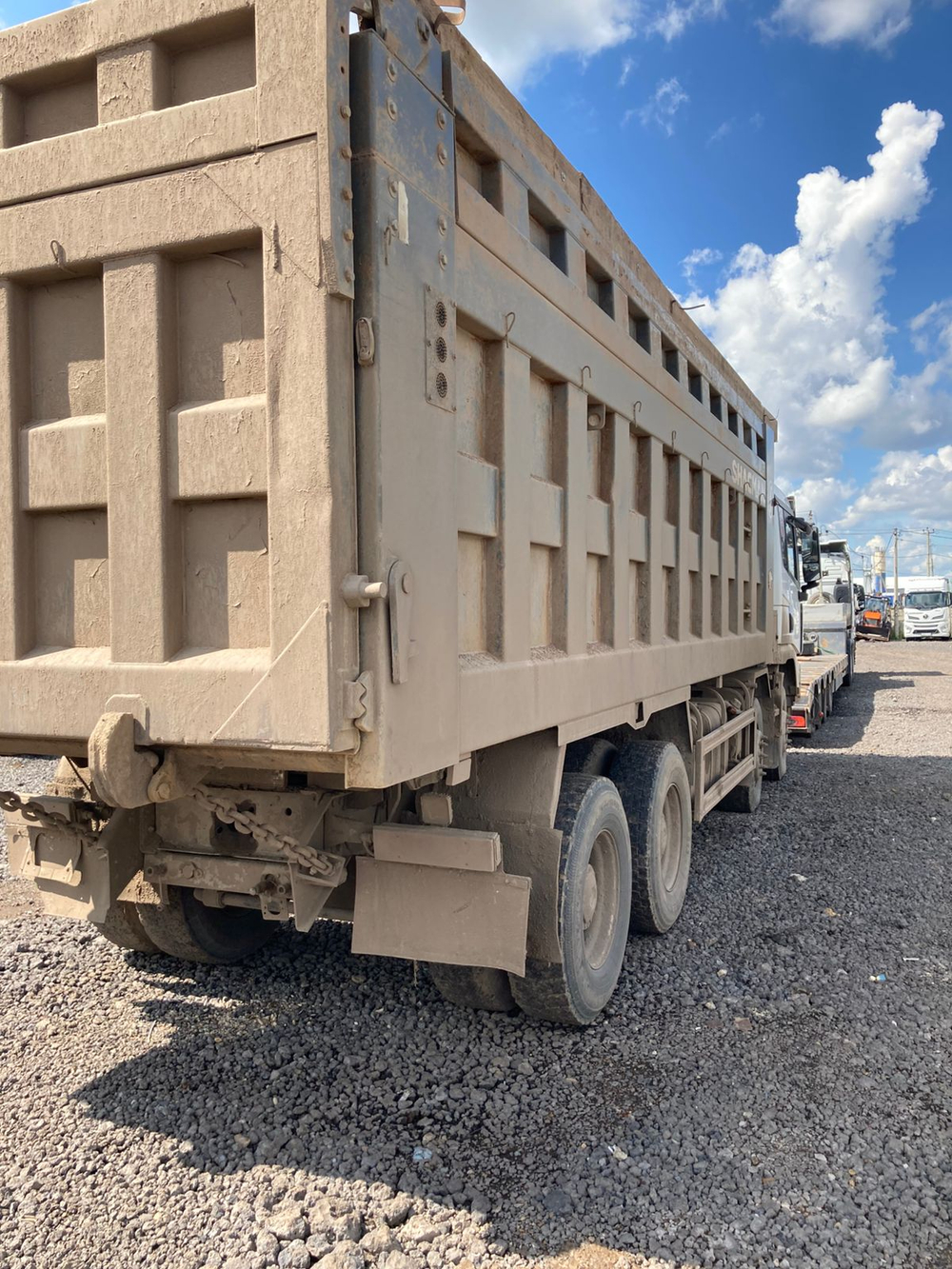 Shacman (Shaanxi) SX* 8x4 Самосвал SX331863366 (Дизельный, 12,5 л, 544 л.с., МТ)