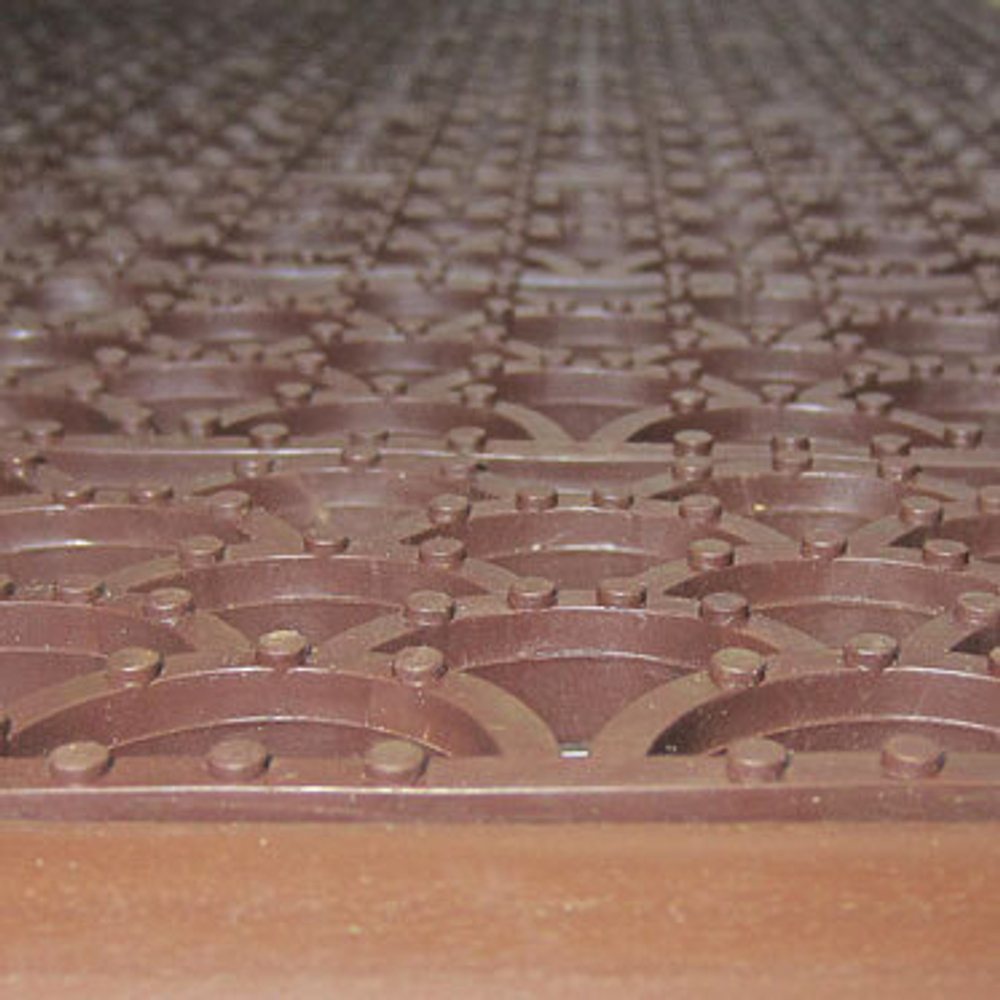 коричневый