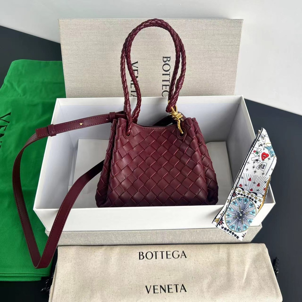 Bottega Veneta Small Parachute 21 cm