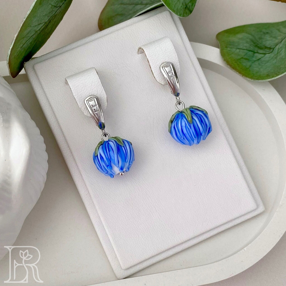 LEFIREL' Серьги серебряные женские "Клевер" с цветами из муранского стекла / ювелирные украшения из родированного серебра 925