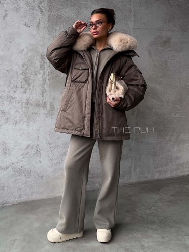 Парка на пуху с меховым воротником и капюшоном