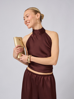 Топ халтер с открытой спиной из атласа