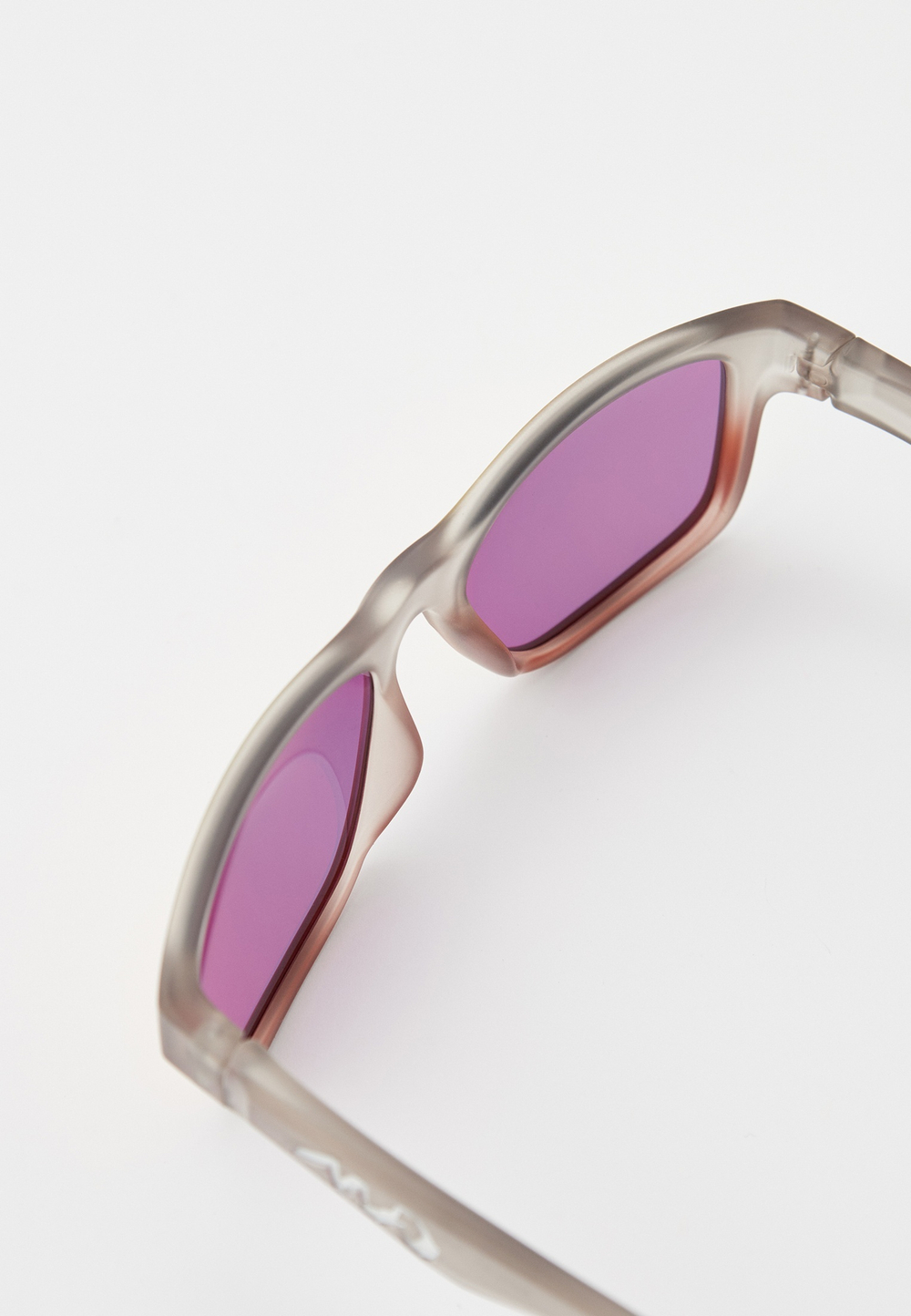 Спортивные очки 720armour Fabio / Translucent Lt. Grey Shale / Matte Neon Peach Orange Temple / HC Red Orange Lens