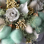 «Тиффани» - композиция из стабилизированных цветов и сухоцветов