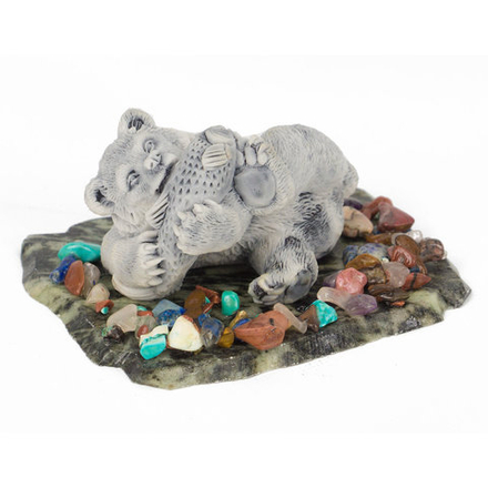 Сувенир "Медведь с рыбой" из мрамолита R117048