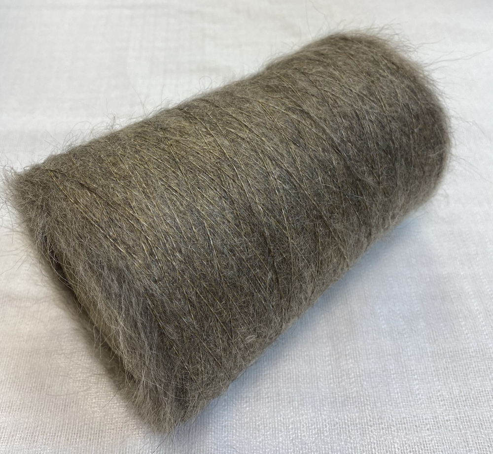 Пряжа на бобине (Италия) 70% мохер 5% шерсть 25% п/а 100 гр-1000 м 245г