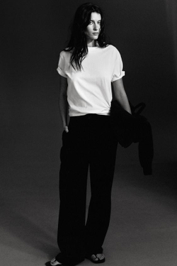 ZARA БРЮКИ С ЗАЩИПАМИ, ЧЕРНЫЙ