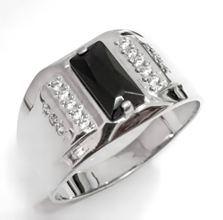Ювелирное кольцо мужское из серебра с фианитами