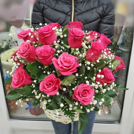 Корзина с 21 розовой розой (Кения 40 см)