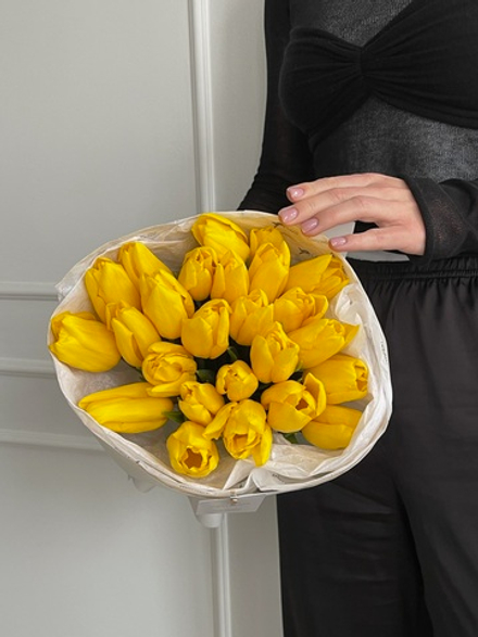Букет из 25 желтых тюльпанов доступен к заказу с 3.03.2026
