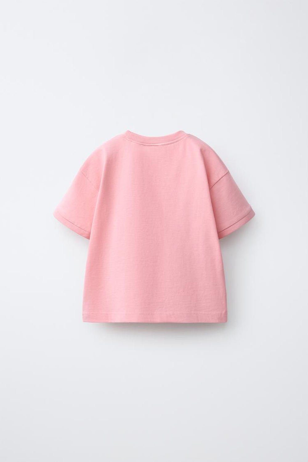 ZARA ФУТБОЛКА С ВЫШИВКОЙ В ВИДЕ РАКУШКИ, ЦВЕТ РОЗОВОГО МЕЛА