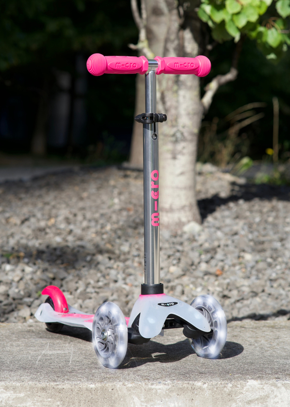 Самокат Mini Micro Deluxe Flux LED неоновый розовый