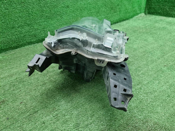 Фара левая Toyota LC Prado 150 (17-нв) LED