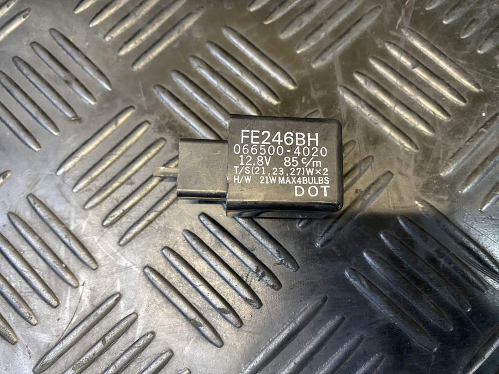 Реле поворотников Yamaha FJR1300A RP13A 2010