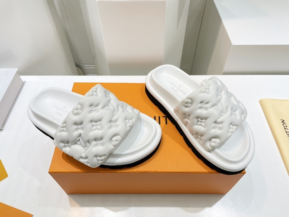 Louis Vuitton Pool Pillow Comfort Mule