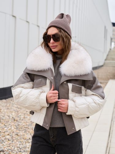 Комбинированный молочный пуховик с мехом