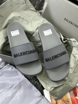 Шлепанцы Balenciaga
