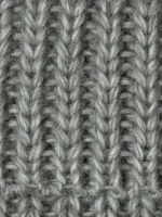 Шапка для мальчика с козырьком на осень