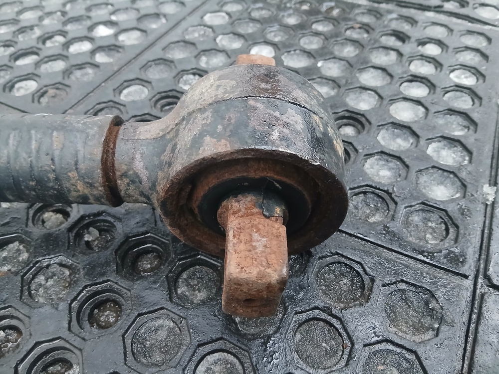 Тяга реактивная V-образная