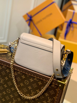 Louis Vuitton Lockme Tender