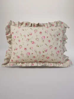 Декоративная наволочка с рюшами, оборками "Розовые бутоны на бежевом" 50х70 см, 1 шт, без молнии