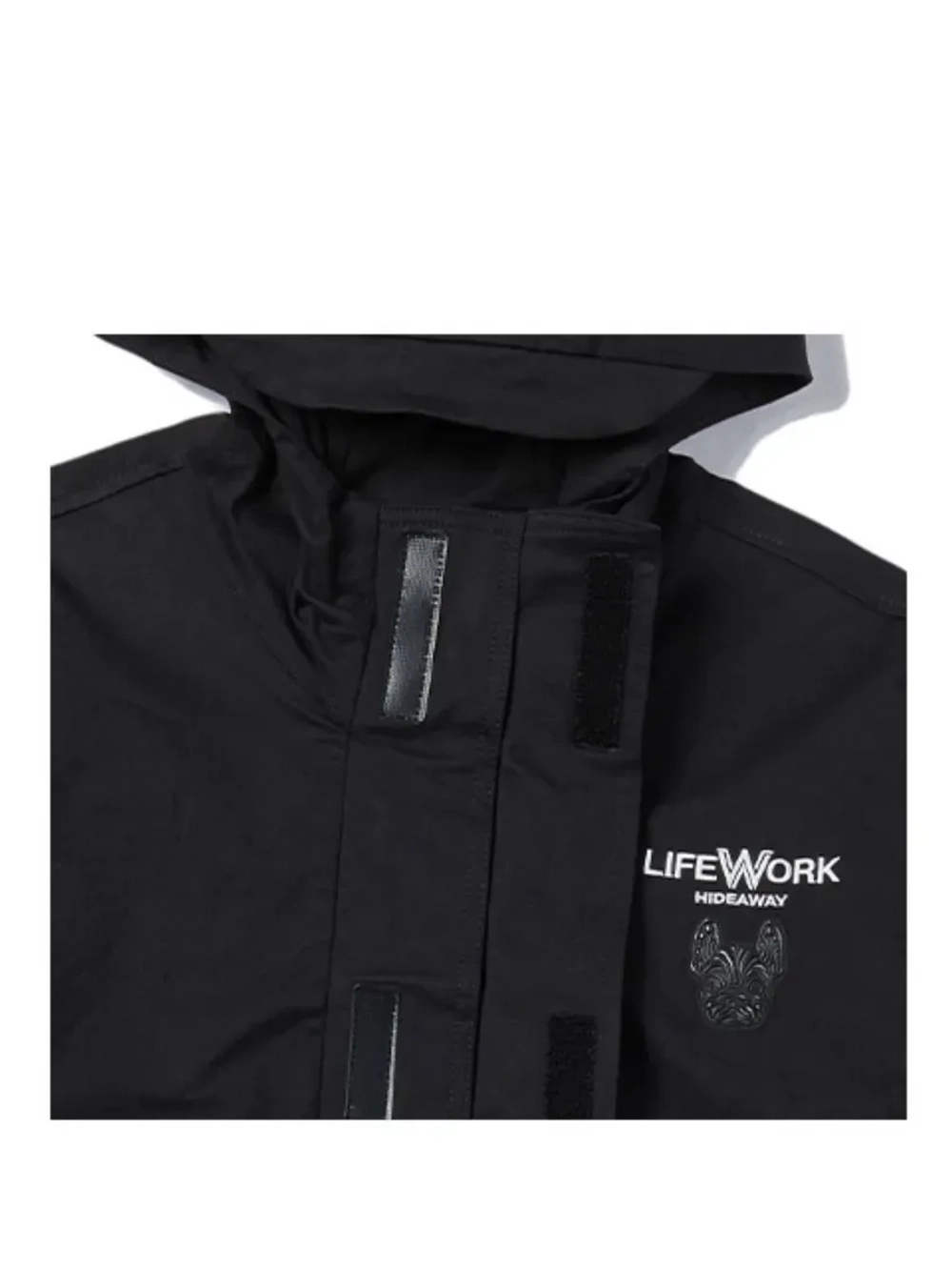 Куртка с капюшоном и карманами