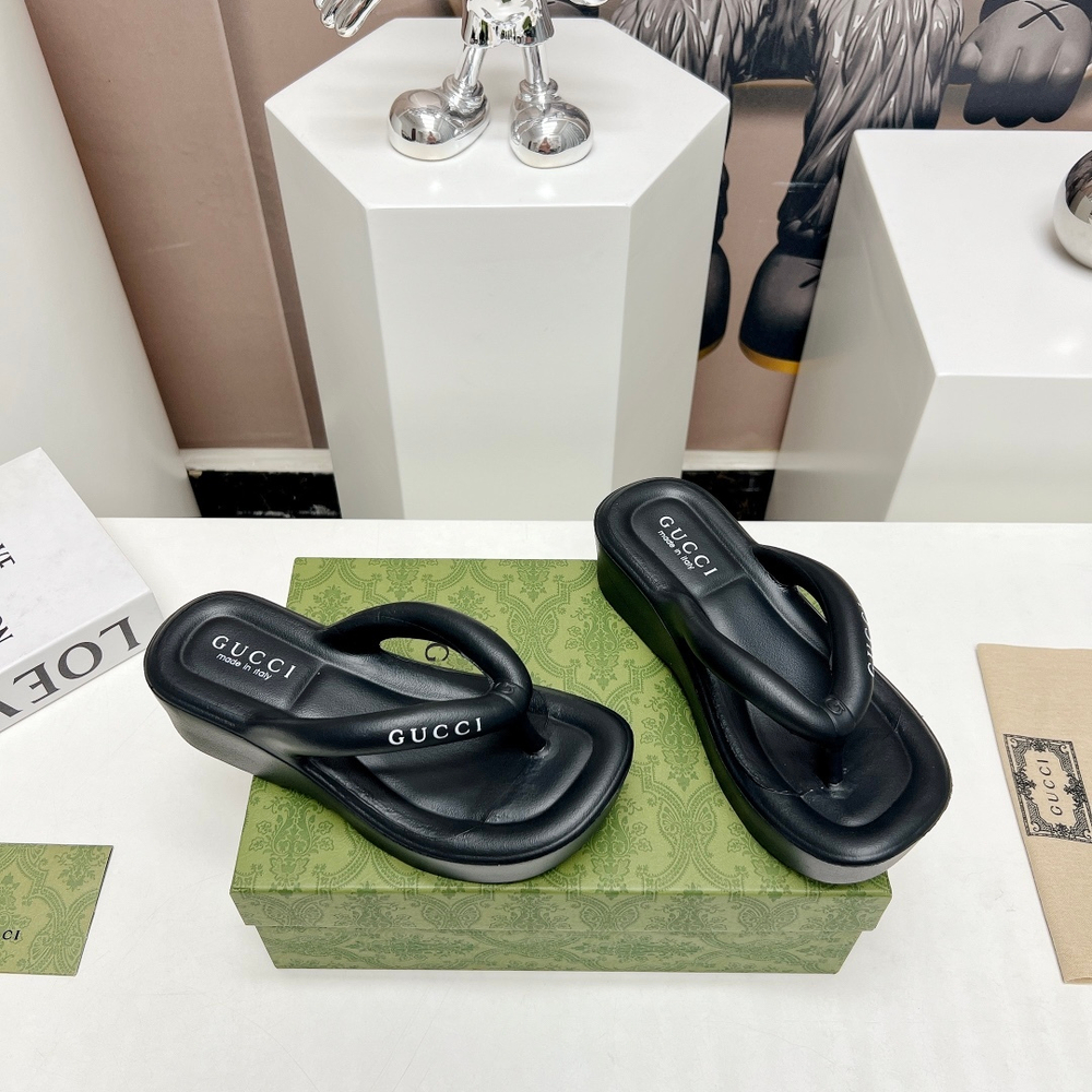 Gucci Thong Platform Sandal