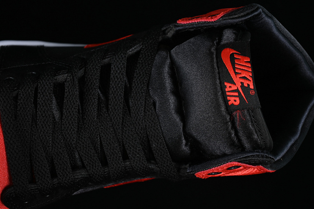 AIR JORDAN 1 HIGH OG SATIN BRED RED/BLACK