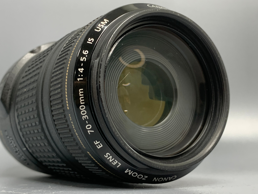 Canon 70-300mm IS USM Царапина на линзе