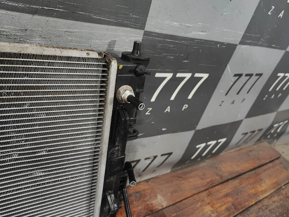 Радиатор двигателя Hyundai Solaris 2 (HCR) 20-нв Б/У Оригинал 25310H5050