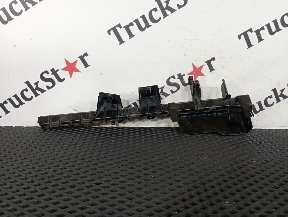 Направляющая стекла двери правой 2020г.