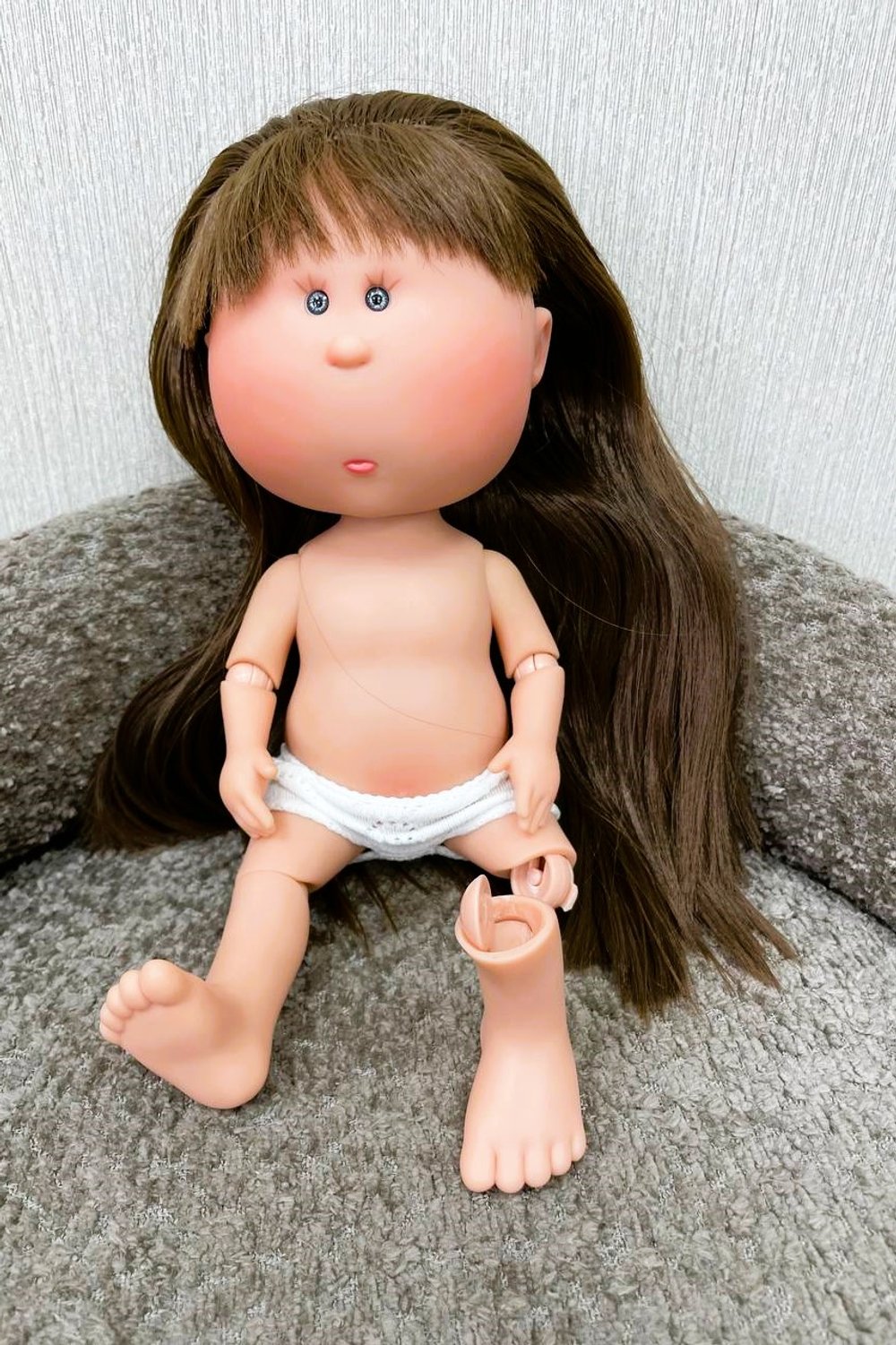 УЦЕНКА2 Кукла Nines виниловая 30см MIA CASE шарнирная без одежды (1210W)