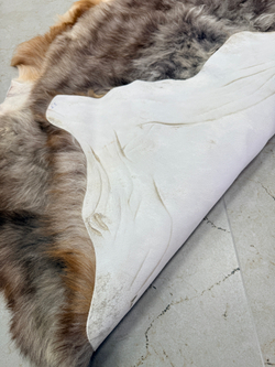 Шкура коврик меховой прикроватный овчина, 120х65 см.