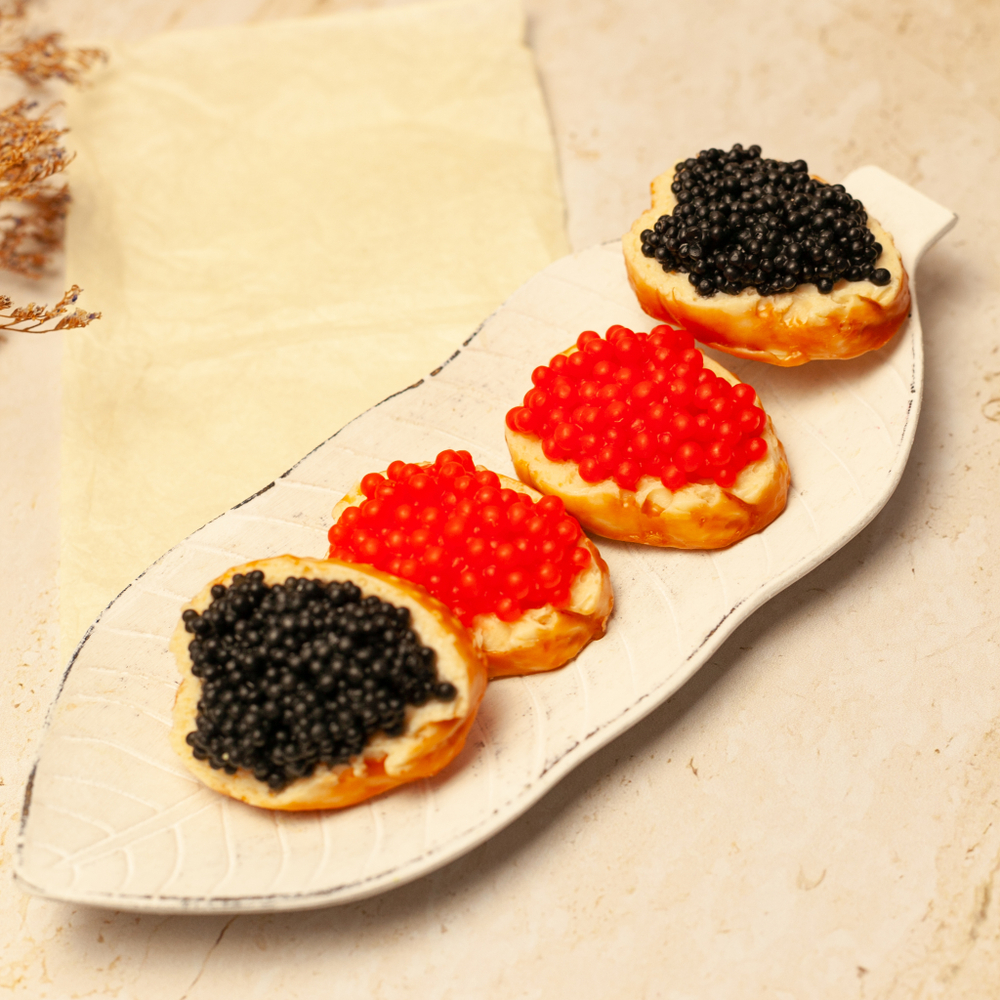 Мини бутерброд с икрой