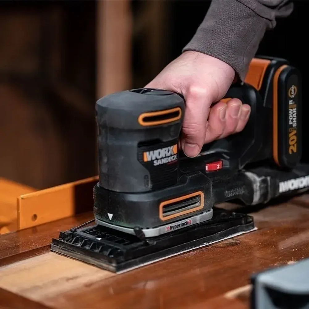 Аккумуляторная виброшлифмашина WORX WX820