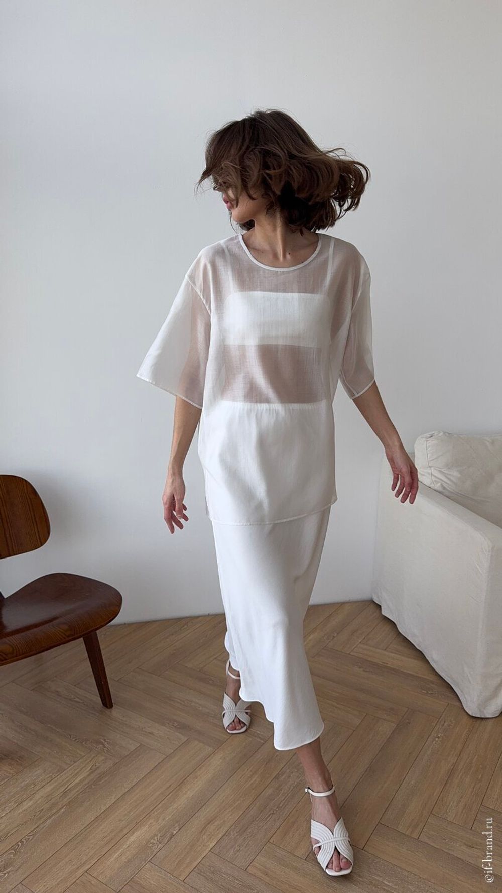 футболка AMI voluptuous