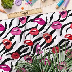 Ткань барби выразительные губы