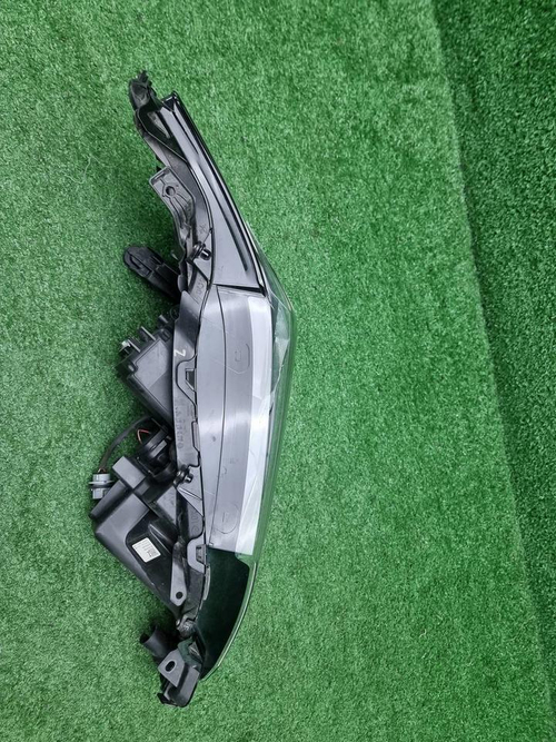 Битая Фара левая Toyota Camry xv70 (2017-н.в.) LED