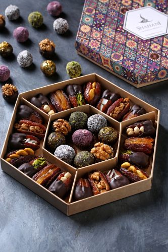 Подарочный набор сухофруктов и фиников Shahani Mix Box with Truffle 30 шт 80210166 Иран