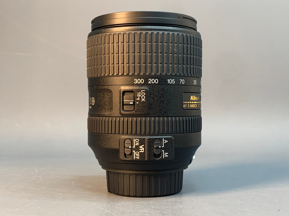 Nikon 18-300mm 3.5-5.6G ED AF-S VR DX